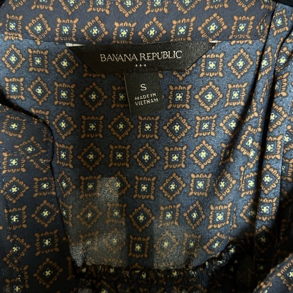 Banana republic blouse size small - Picture 3 of 3
